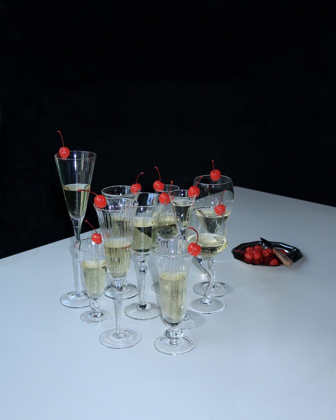 Set of 2 detailed flutes