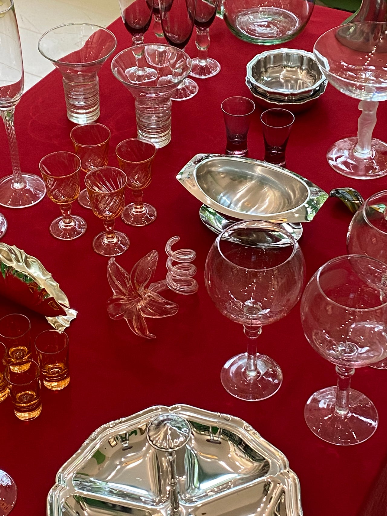 Set of 4 pink wine glasses