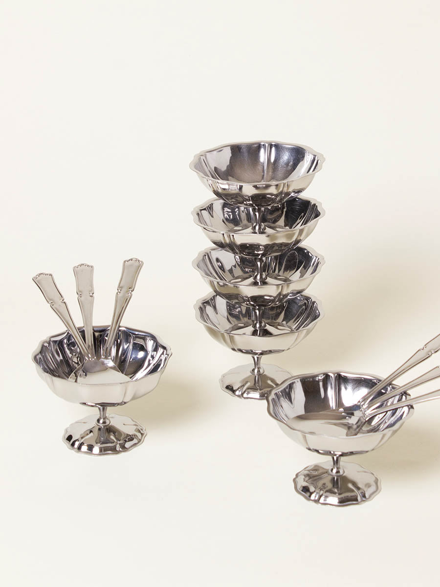 Set of 6 silver coupes with spoons