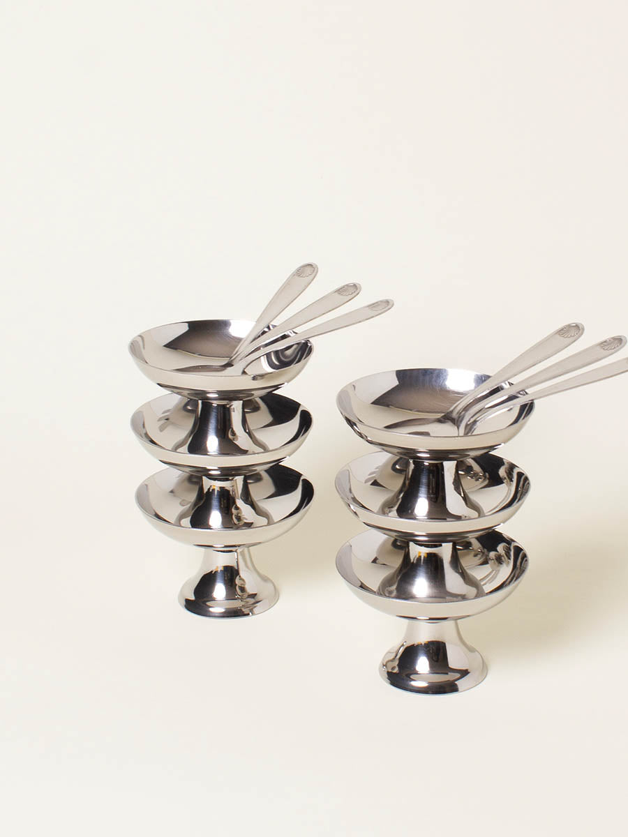 Set of 6 silver coupes with spoons