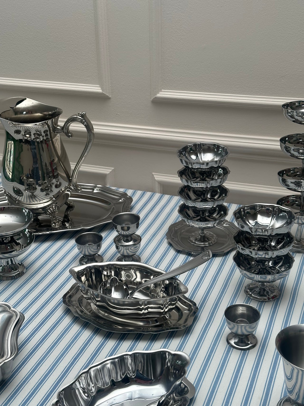 Set of 4 silver egg cups