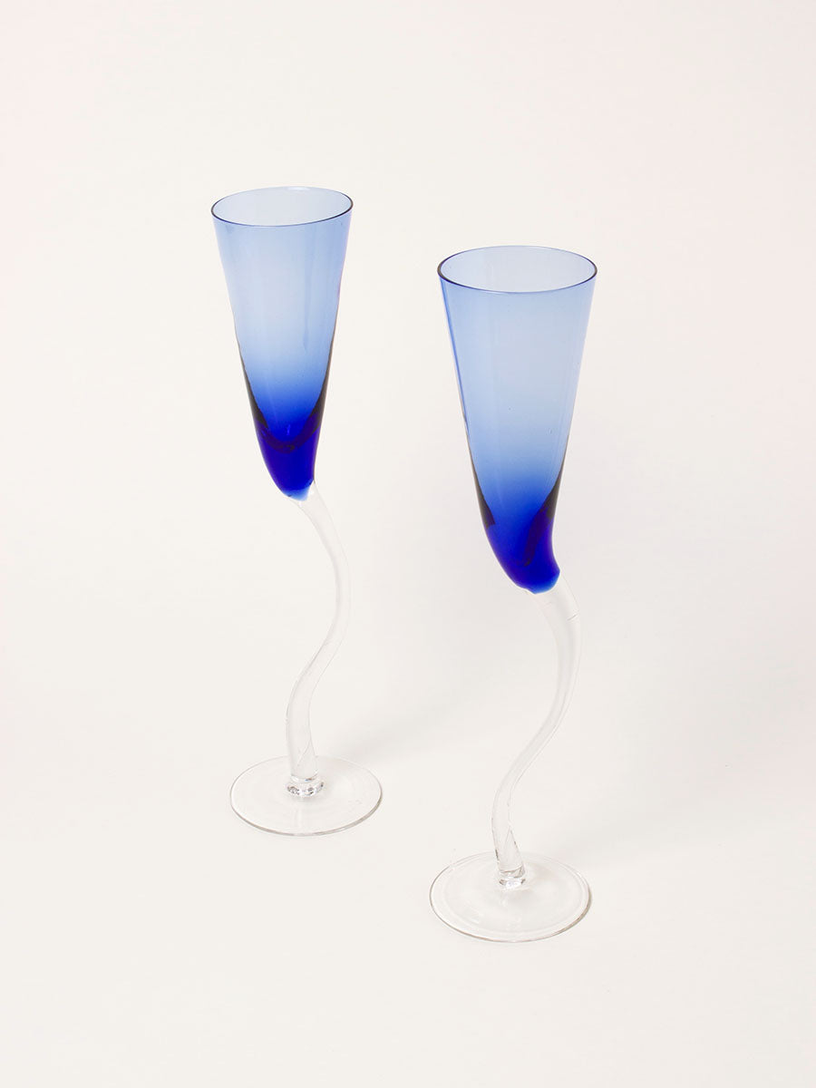 Set of 2 blue wavy flutes