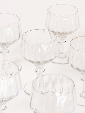 Set of 6 clear ribbed wine glasses