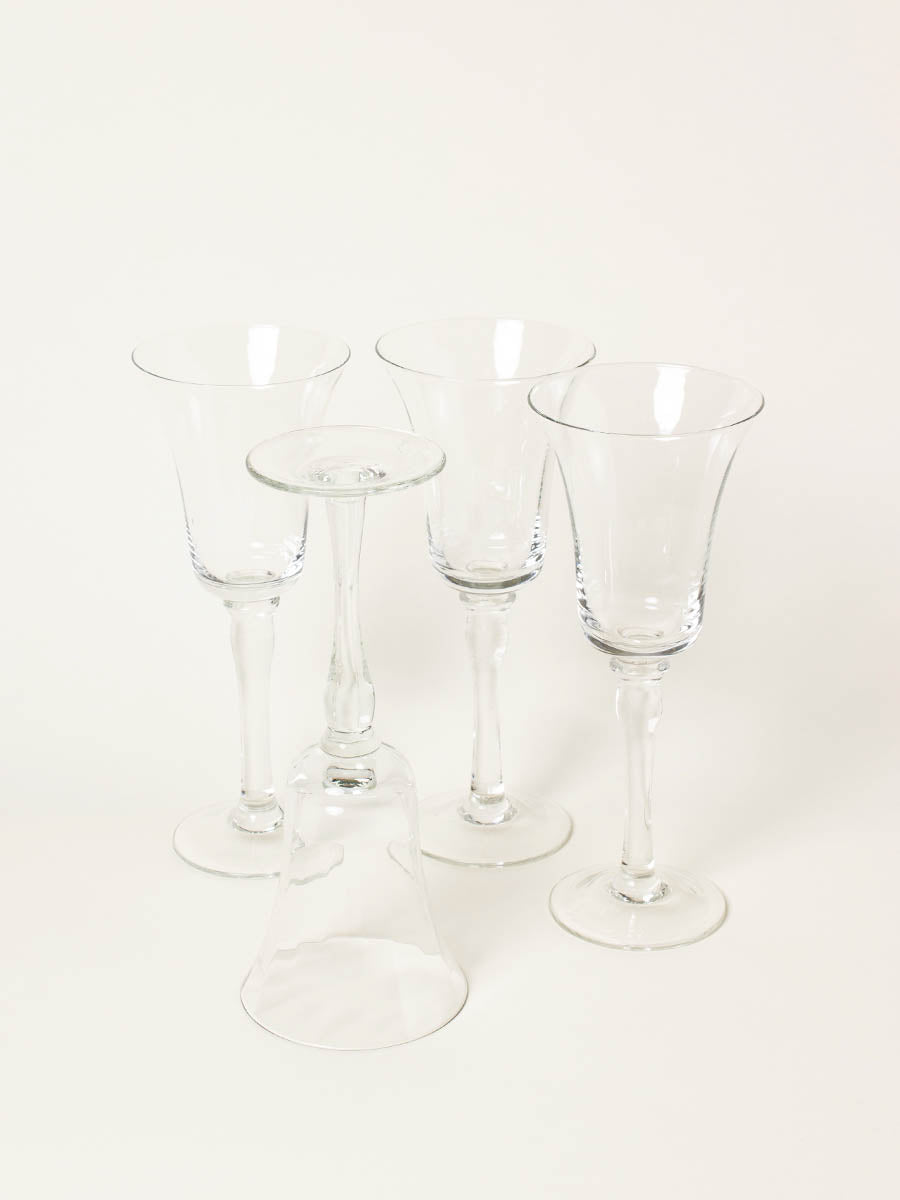 Set of 4 flared wine glasses