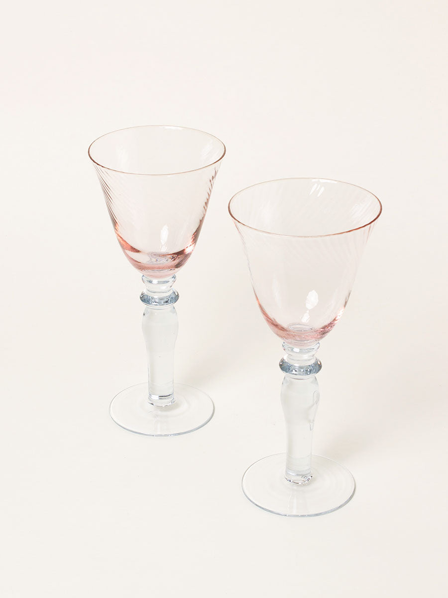 Set of 2 pink wine glasses