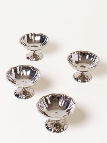 Set of 4 elegant silver coupes