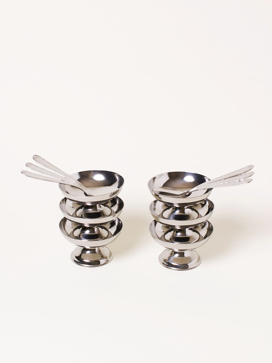 Set of 6 silver coupes with spoons