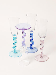 Set of 4 mixed curly flutes