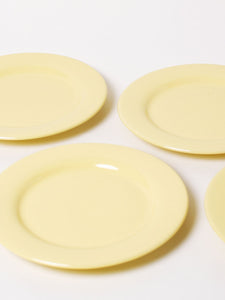 Set of 4 soft yellow lunch plates