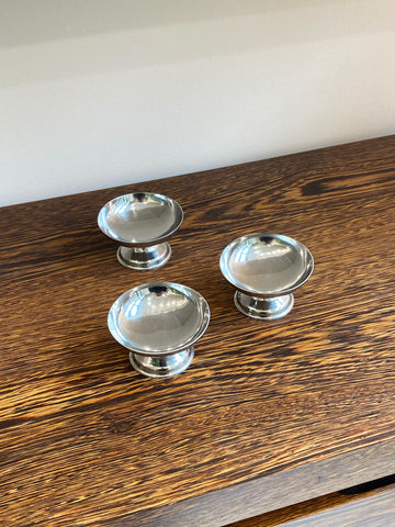 Set of 2 wide silver coupes
